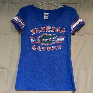 Creative Apparel women’s Gator shirt size medium